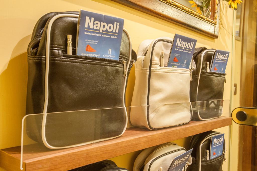 B&B L'Alloggio Dei Vassalli Napoli Exterior foto